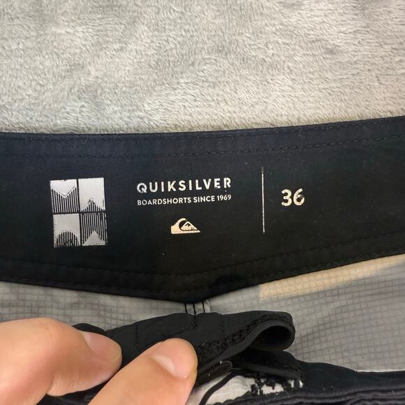 Quiksilver Highline Slash 20 summer beach swimming board shorts mens 36 - Picture 3 of 6